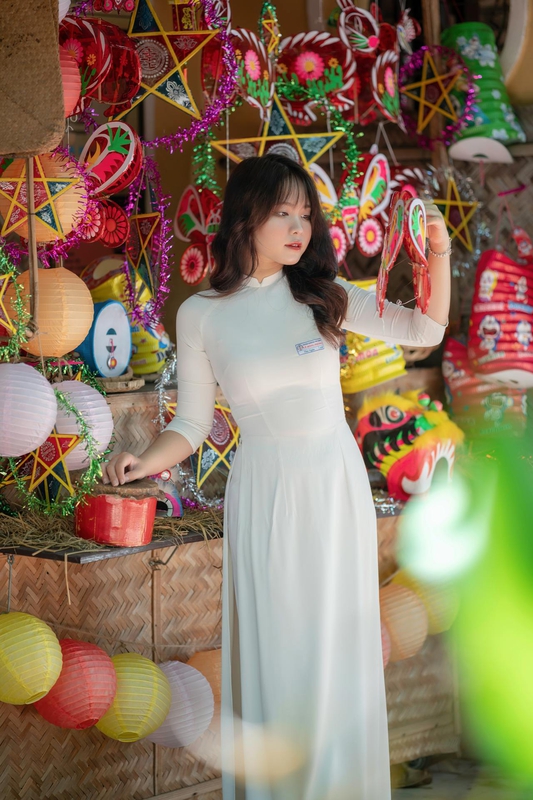 Trung thu, mid autumn, tern festival, lễ hội đèn lồng, thiếu nữ, girl, cô gái Việt, lồng đèn, star lantern, đèn ông sao, áo dài - Đan Thy Nguyễn Mai 3