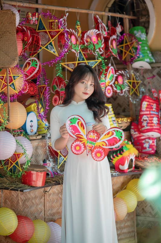 Trung thu, mid autumn, tern festival, lễ hội đèn lồng, thiếu nữ, girl, cô gái Việt, lồng đèn, star lantern, đèn ông sao, áo dài - Đan Thy Nguyễn Mai 2