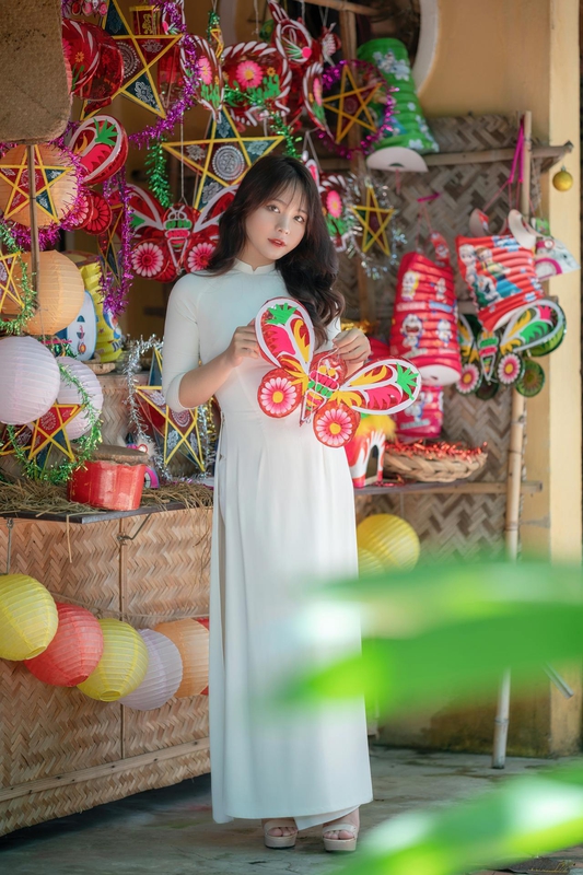 Trung thu, mid autumn, tern festival, lễ hội đèn lồng, thiếu nữ, girl, cô gái Việt, lồng đèn, star lantern, đèn ông sao, áo dài - Đan Thy Nguyễn Mai