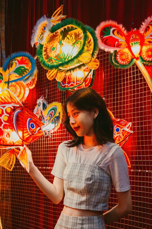 Trung thu, mid autumn, tern festival, lễ hội đèn lồng, thiếu nữ, girl, cô gái Việt, lồng đèn, Việt Nam - Sơn Ngọc 3