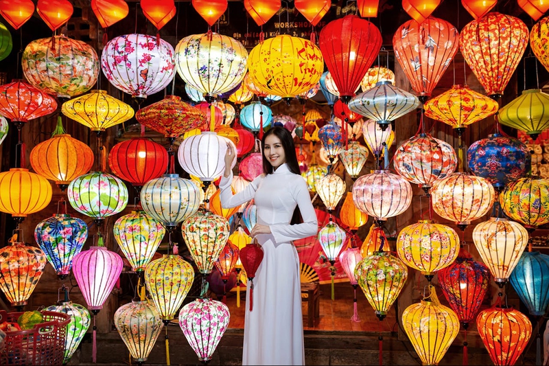 Trung thu, mid autumn, tern festival, lễ hội đèn lồng, thiếu nữ, girl, cô gái Việt, lồng đèn, áo dài, Việt Nam -  Võ Văn Tiến 2