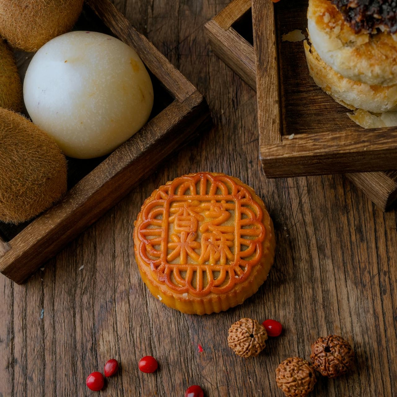 Tết trung thu, mooncake festival, mooncake, bánh trung thu, traditional cake, bánh truyền thống, festive food, món ăn lễ hội, khay gỗ -  YI REN 1