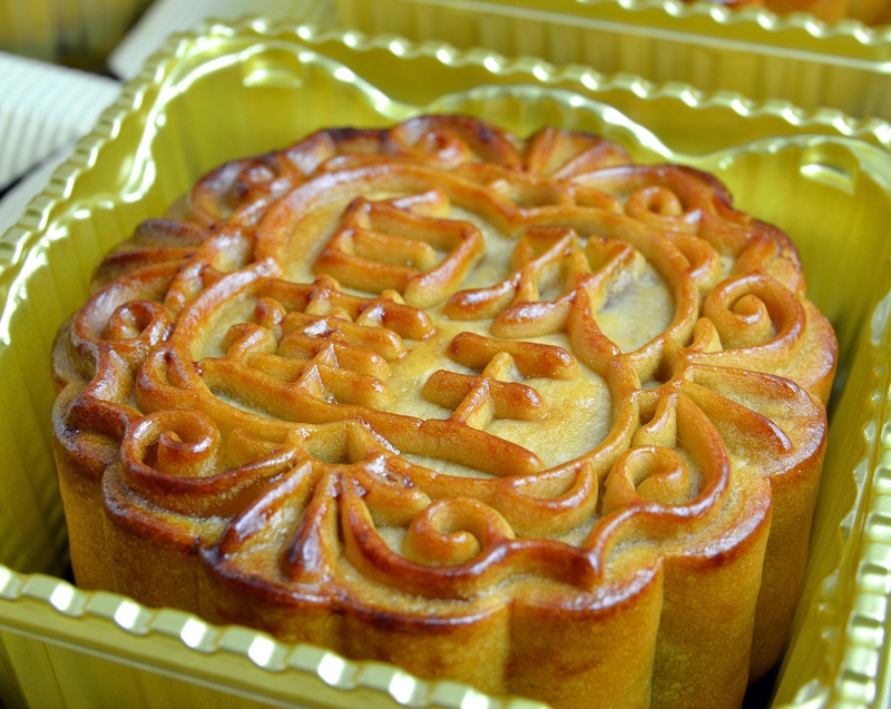 Tết trung thu, mooncake festival, mooncake, bánh trung thu, traditional cake, bánh truyền thống, festive food, món ăn lễ hội - ScribblingGeek