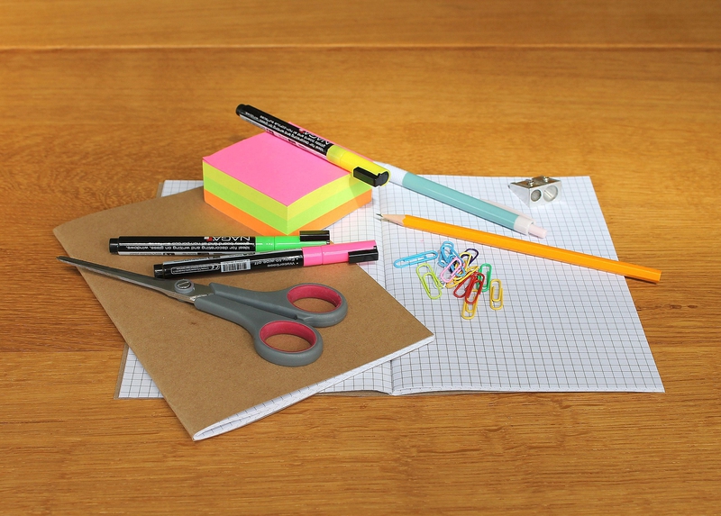 Dụng cụ học tập, sách, vở, bút, school supplies, books, notebooks, pens-Erbs55