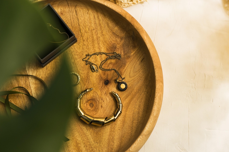 Trang sức, nữ trang, vòng, bông tai, dây chuyền, vàng, jewelry, bracelets, earrings, necklaces, gold- LUM3N 1