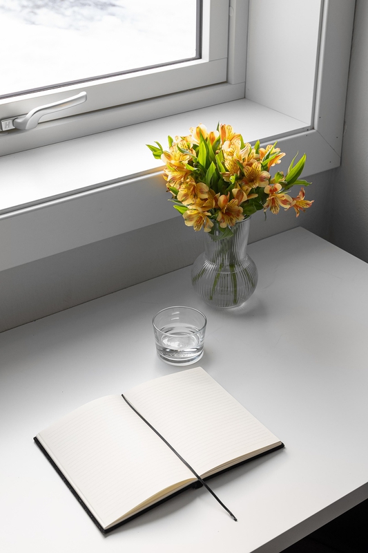 Sách, bàn, hoa, lọ hoa, books, table, flowers, vase-Lisaphotos195