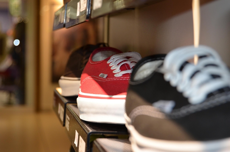 Giày, cửa hàng giày, kệ giày, shoes, shoe store, shoe rack- jarmoluk 2