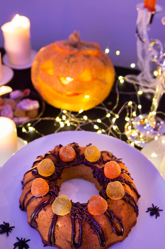 Bánh kem, bàn tiệc, lễ hội hóa trang, không khí halloween, cake, orange juice, party table, carnival, halloween atmosphere - G-tydus 1