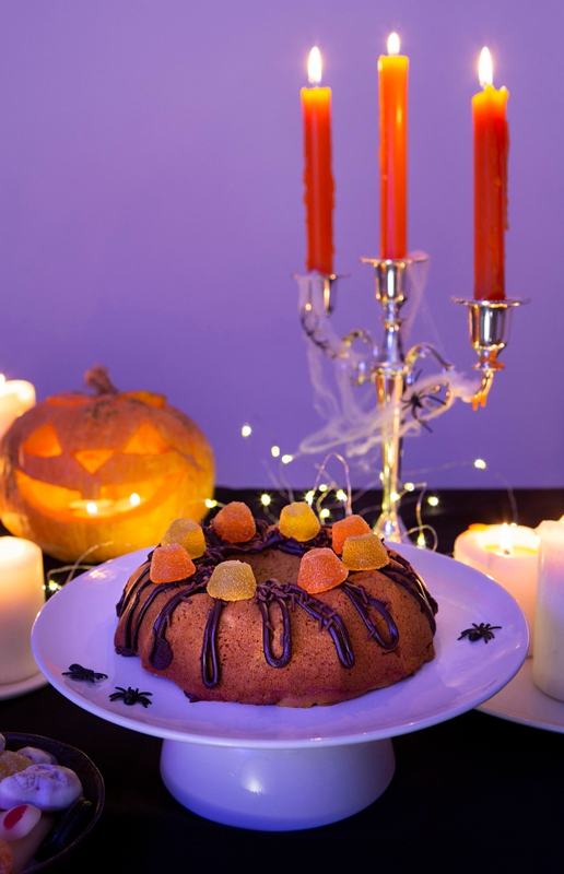 Bánh kem, bàn tiệc, lễ hội hóa trang, không khí halloween, cake, orange juice, party table, carnival, halloween atmosphere - G-tydus 2