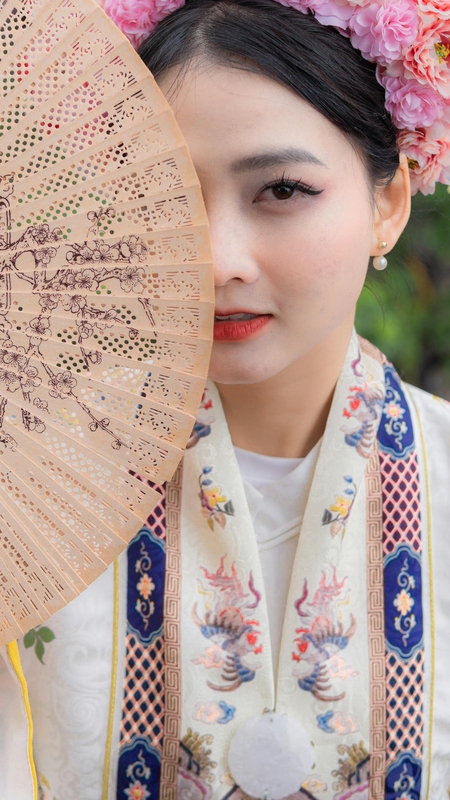 Cô gái, thiếu nữ, Việt Nam, trang phục truyền thống, girl, young woman, Vietnam, traditional costume - Anh Tuan