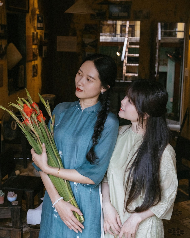 Cô gái, con gái, thiếu nữ, girl, Việt Nam, áo dài, truyền thống, traditional, Hồ Gươm, Hà Nội - Dang Hong 93