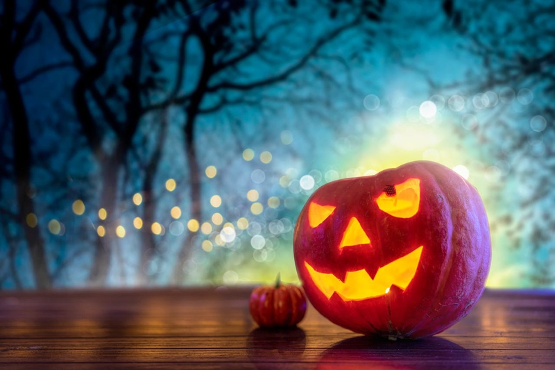 Bí đỏ, trang trí halloween, lễ hội, ánh đèn, đêm tối, điêu khắc, kinh dị, halloween decoration, festival, lights, dark, sculpture, horror  - pixabay 7