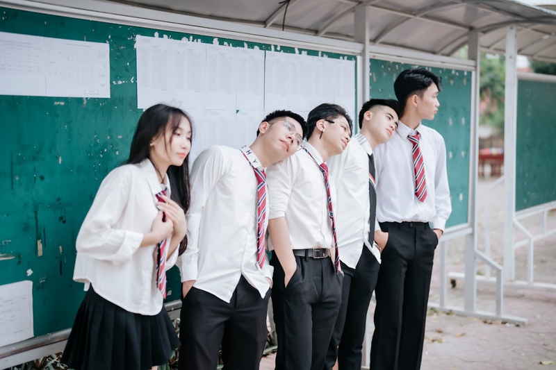 Học sinh, kỷ yếu, tập thể, bạn bè, kỷ niệm, vui vẻ, students, yearbook, group, friends, memories, fun - Green odette 21