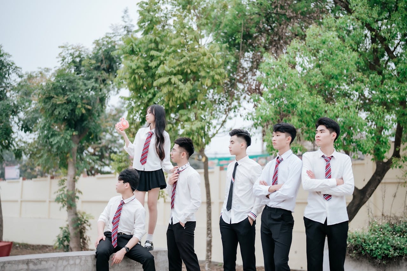 Học sinh, kỷ yếu, tập thể, bạn bè, kỷ niệm, vui vẻ, students, yearbook, group, friends, memories, fun - Green odette 24