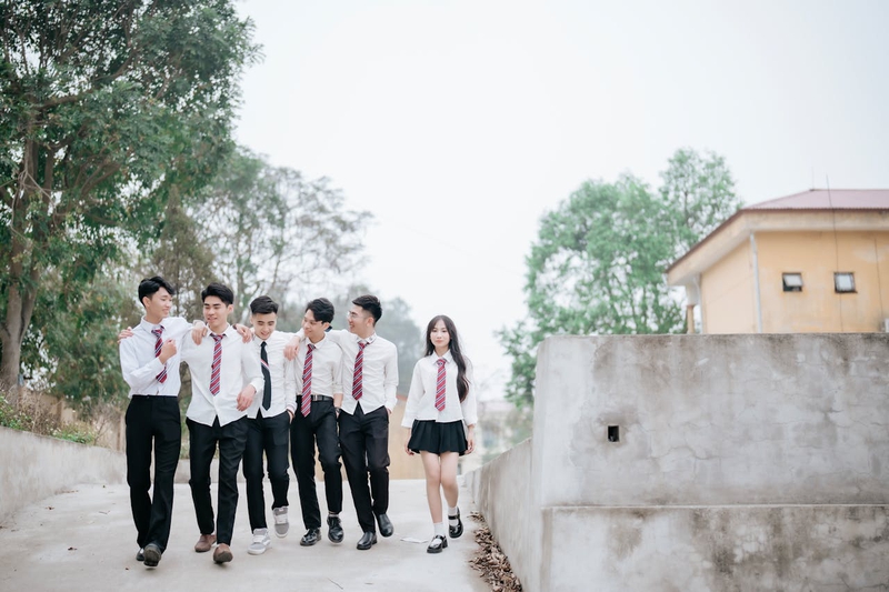 Học sinh, kỷ yếu, tập thể, bạn bè, kỷ niệm, vui vẻ, students, yearbook, group, friends, memories, fun - Green odette 23