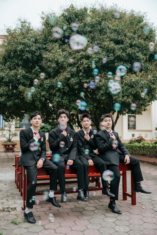 Học sinh, kỷ yếu, tập thể, bạn bè, kỷ niệm, vui vẻ, students, yearbook, group, friends, memories, fun - Green odette 5