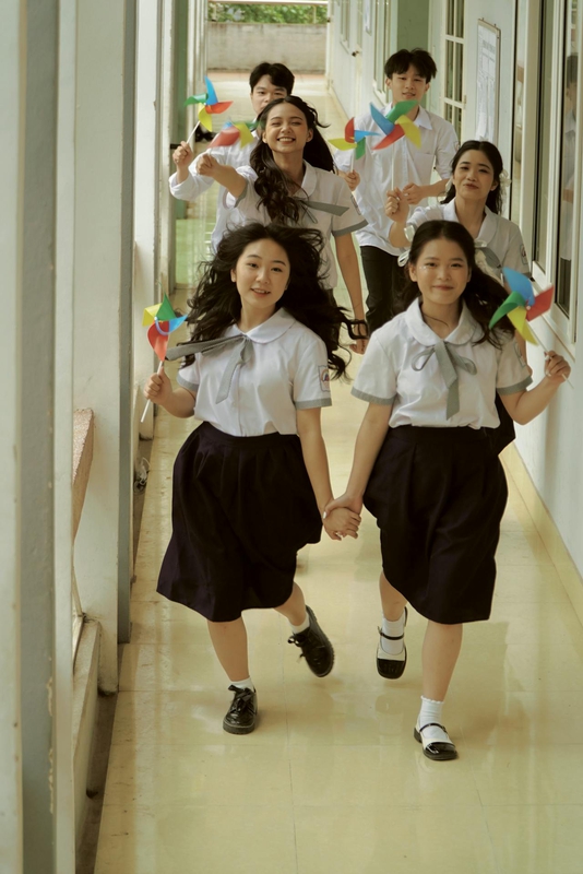 Học sinh, kỷ yếu, tập thể, bạn bè, kỷ niệm, vui vẻ, students, yearbook, group, friends, memories, fun - Lập Đinh Quốc 2