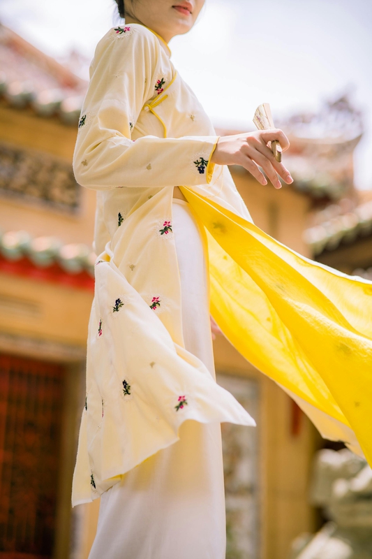 Cô gái, thiếu nữ, Việt Nam, trang phục truyền thống, girl, young woman, Vietnam, traditional costume - Thanh Nhan