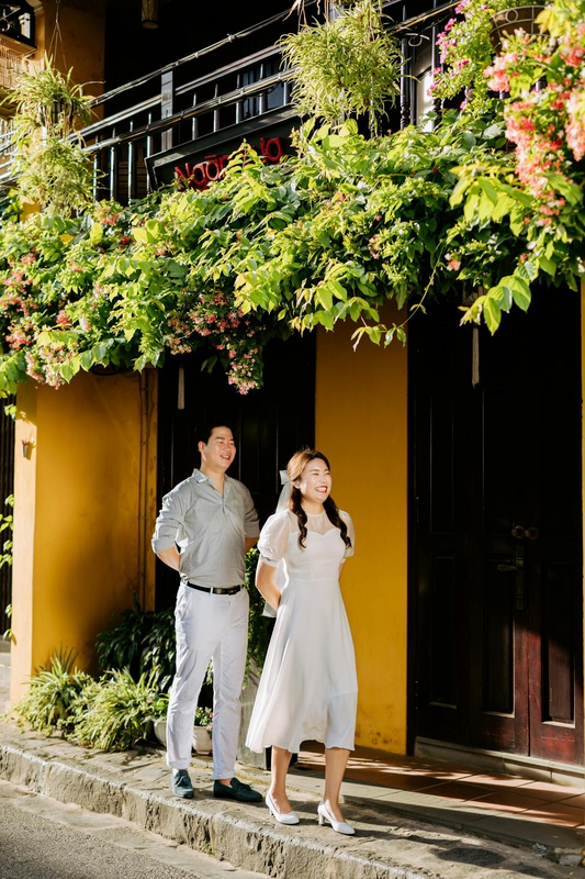 Cặp đôi, couple, nam nữ, tình yêu, chụp ảnh, Hội An, phố cổ, nắng vàng,Việt Nam - Trần Long 14