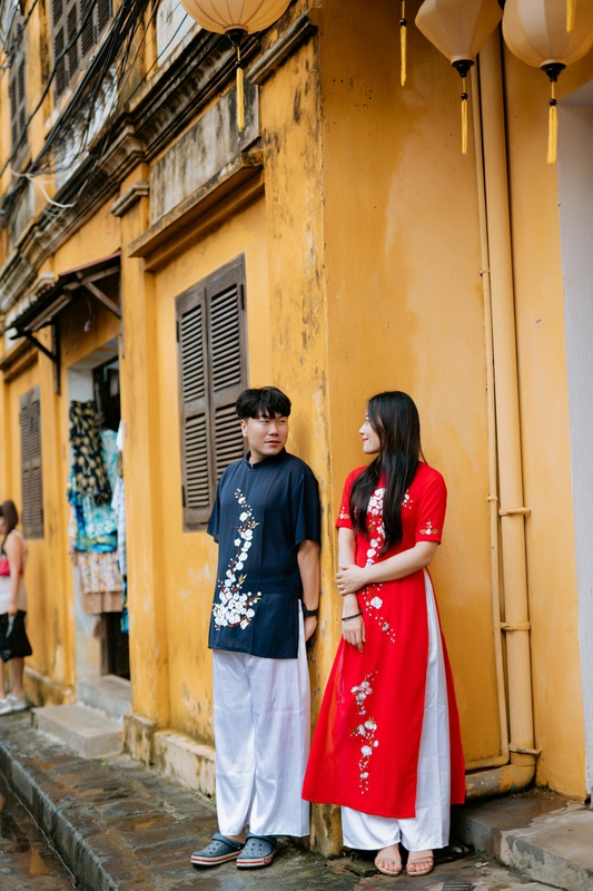 Cặp đôi, couple, nam nữ, tình yêu, chụp ảnh, Hội An, phố cổ, nắng vàng,Việt Nam - Trần Long 28