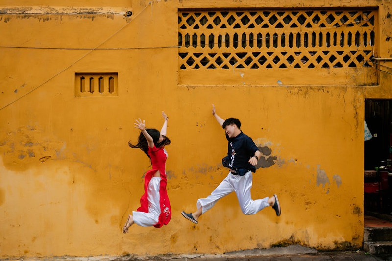 Cặp đôi, couple, nam nữ, tình yêu, chụp ảnh, Hội An, phố cổ, nắng vàng,Việt Nam - Trần Long 20