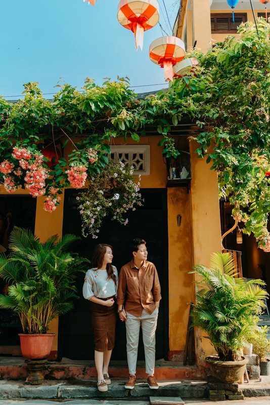 Cặp đôi, couple, nam nữ, tình yêu, chụp ảnh, Hội An, phố cổ, nắng vàng,Việt Nam - Trần Long 31