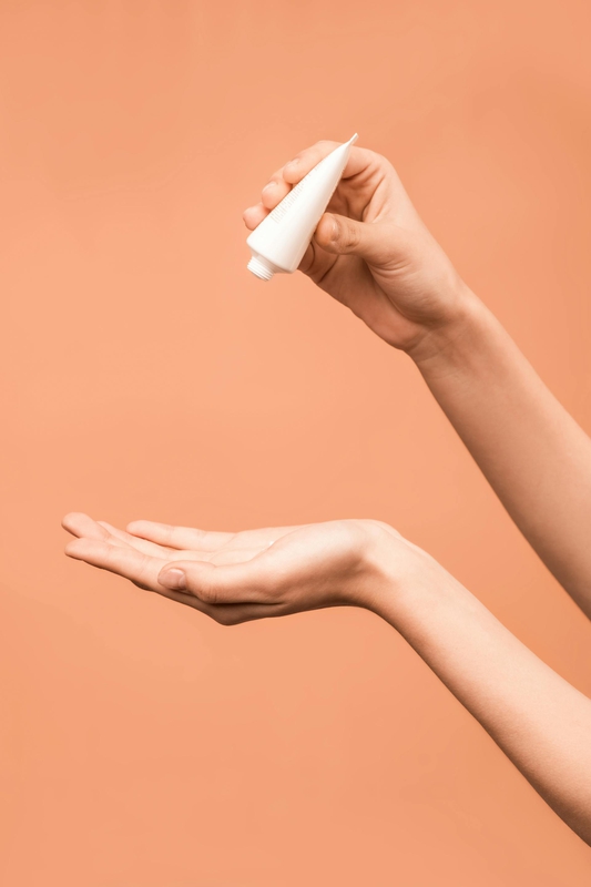 Mỹ phẩm, cosmetic, làm đẹp, beauty, mẫu tay, bàn tay, hands, sản phẩm, quảng cáo - Shiny Diamond 5