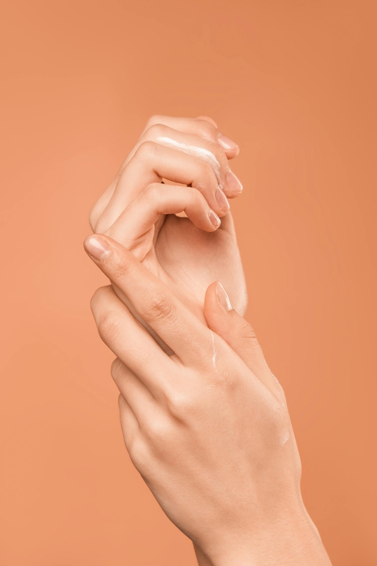 Mỹ phẩm, cosmetic, làm đẹp, beauty, mẫu tay, bàn tay, hands, sản phẩm, quảng cáo - Shiny Diamond 2