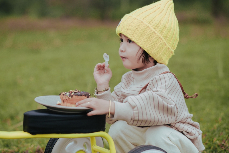 Em bé, trẻ em, bé gái, baby, children, girls, bánh, cake- Jupilu
