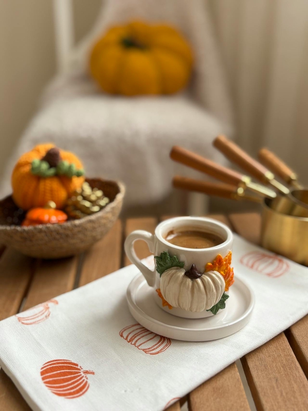 Halloween, ly, cốc sứ, trang trí halloween, bí đỏ, không gian, cups, ceramic mugs, halloween decorations, pumpkins, space - Gamze Savaş