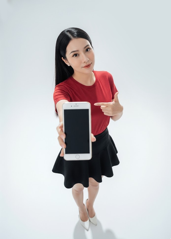 Cô gái, thiếu nữ, điện thoại, quảng cáo, mua hàng, online, girl, young woman, phone, advertisement, shopping