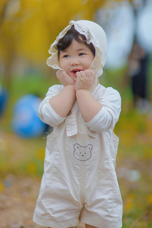 Em bé, trẻ em, con gái, girl, kids, chụp ảnh, vui vẻ- Mochi mochi