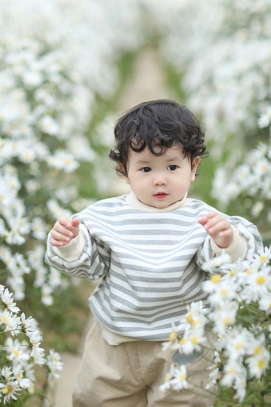 Em bé, trẻ em, con gái, girl, kids, chụp ảnh, vui vẻ- Mochi mochi