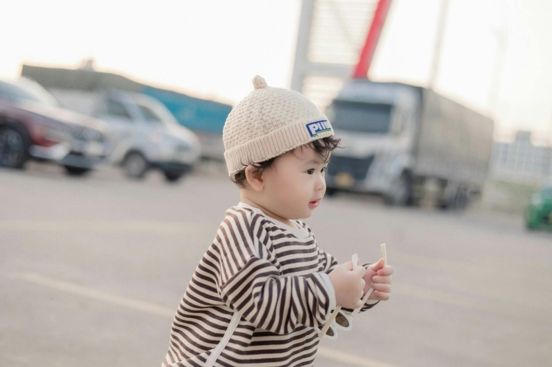 Em bé, trẻ em, con gái, girl, kids, chụp ảnh, vui vẻ- Mochi mochi