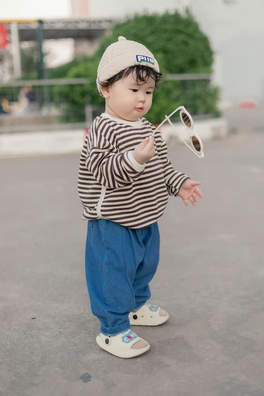 Em bé, trẻ em, con gái, girl, kids, chụp ảnh, vui vẻ- Mochi mochi
