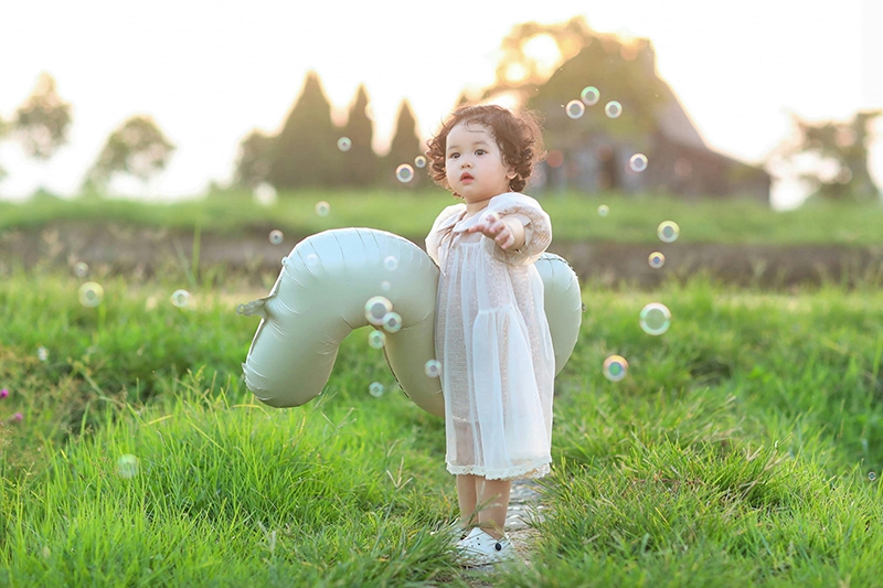 Em bé, trẻ em, con gái, girl, kids, chụp ảnh, vui vẻ- Mochi mochi 60 45