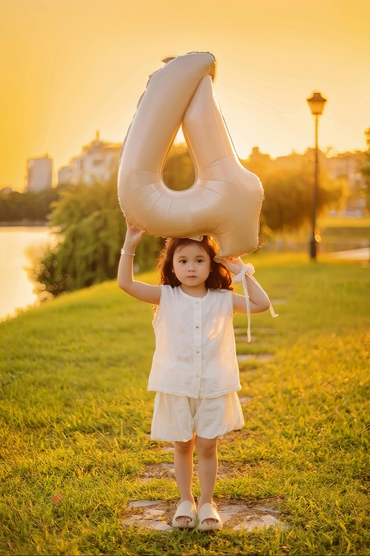 Em bé, trẻ em, con gái, girl, kids, chụp ảnh, vui vẻ- Mochi mochi