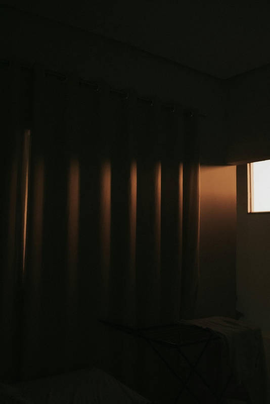 Cửa sổ, phòng ngủ, ánh nắng, tối, window, bedroom, sunlight, dark- Jessika Arraes