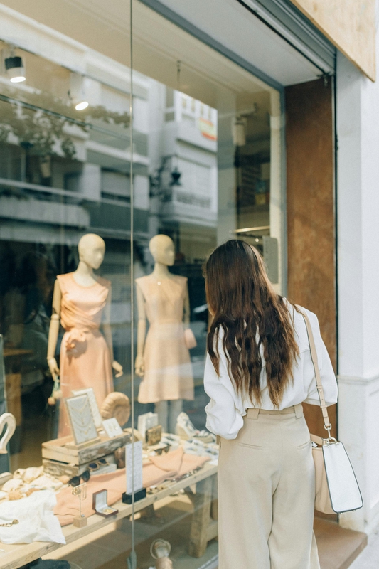 Cửa hàng thời trang, cửa hàng, store, fashion shop, shop, shopping, mua sắm, quần áo, cloth, clothing - Nataliya Vaitkevich
