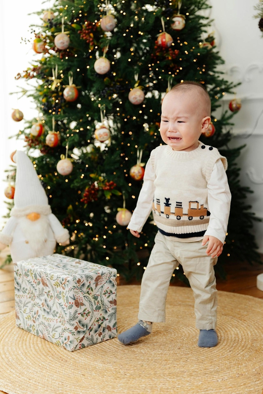 Em bé, trẻ em, bé trai, chụp giáng sinh, hộp quà, baby, children, boy, Christmas photography, gift boxes -  21zere 5