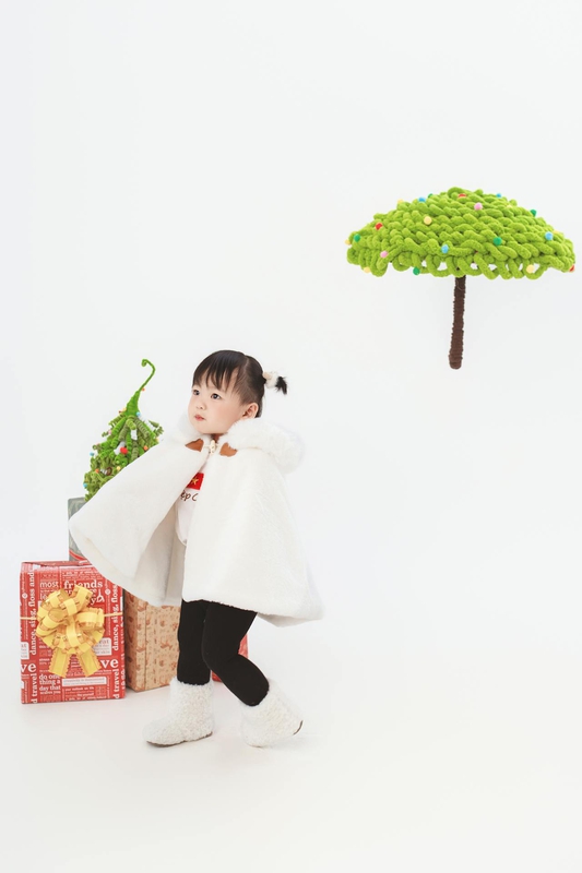 Em bé, trẻ em, bé gái, chụp giáng sinh, hộp quà, baby, children, girls, Christmas photography, gift boxes - Foden Nguyen 1