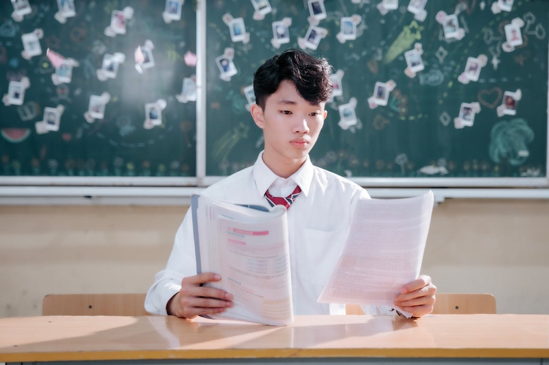 Học sinh, bạn nam, lớp học, trường học, kỉ niệm, giáo dục, kỷ yếu, students, boy, class, school, memories, education, yearbook - Toàn Văn