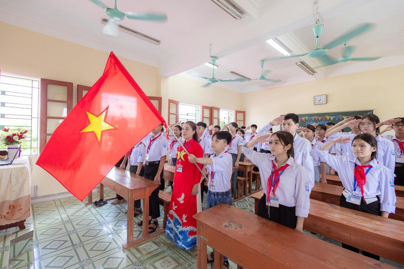 Trường học, học sinh, student, school, chào cờ, khai giảng, lá cờ Việt Nam, lá cờ, Việt Nam - HONG SON 5