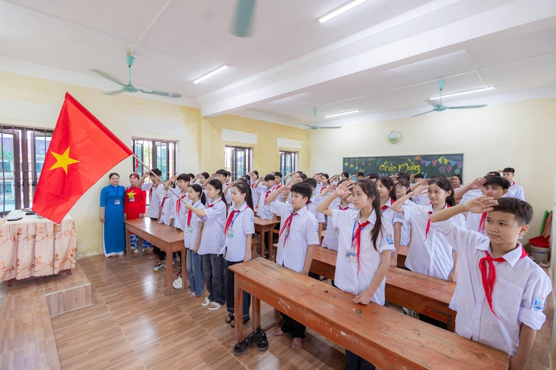 Trường học, học sinh, student, school, chào cờ, khai giảng, lá cờ Việt Nam, lá cờ, Việt Nam - HONG SON 10