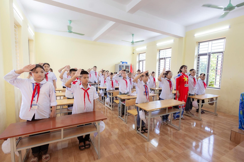 Trường học, học sinh, student, school, chào cờ, khai giảng, lá cờ Việt Nam, lá cờ, Việt Nam - HONG SON 8