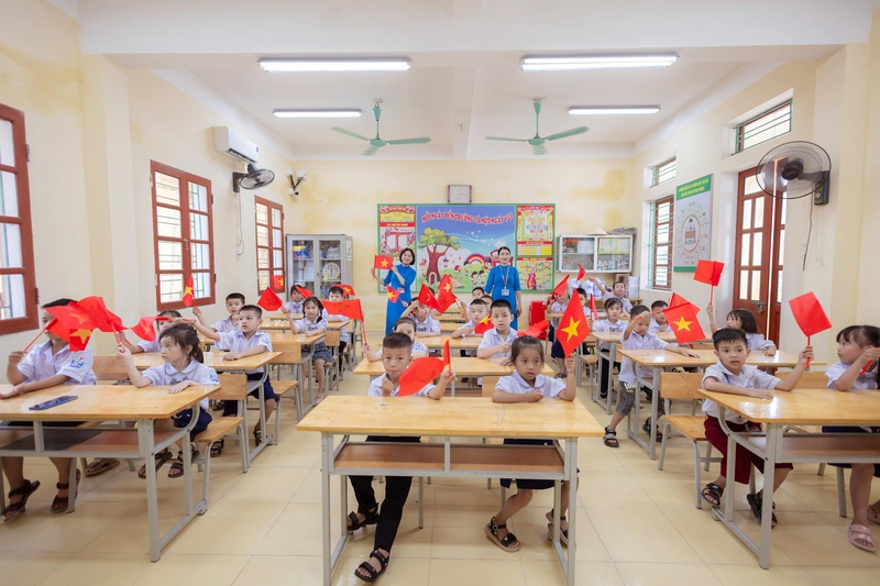 Trường học, học sinh, student, school, chào cờ, khai giảng, lá cờ Việt Nam, lá cờ, Việt Nam - HONG SON 15