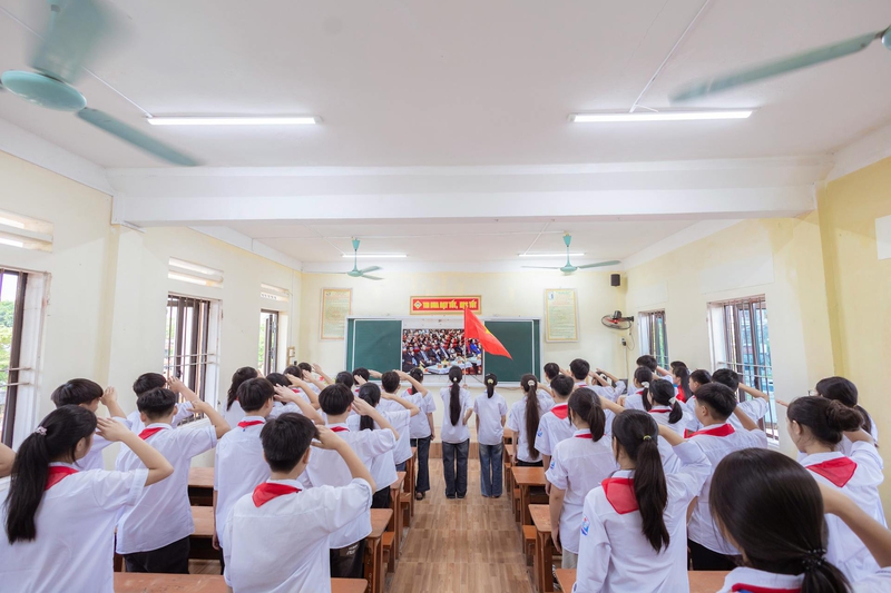 Trường học, học sinh, student, school, chào cờ, khai giảng, lá cờ Việt Nam, lá cờ, Việt Nam - HONG SON 16