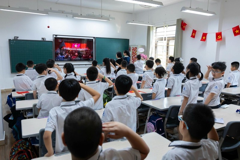 Trường học, học sinh, student, school, chào cờ, khai giảng, lá cờ Việt Nam, lá cờ, Việt Nam - HONG SON 17