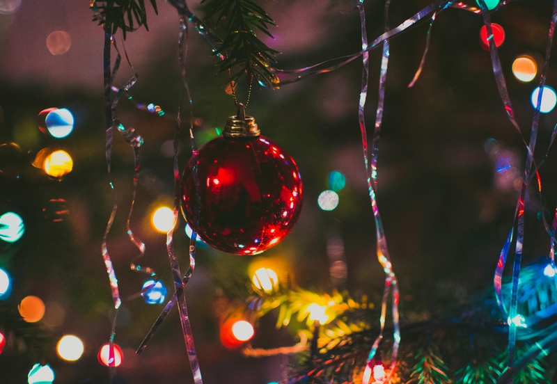Giáng sinh, quả châu, trái châu, cây thông, hộp quà, gift, pine, xmas, christmas, noel, background, decor - Irina Iriser