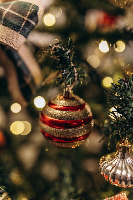 Trái châu, cây thông, trang trí, không khí giáng sinh, christmas balls, christmas tree, decoration, christmas atmosphere- Jonathan Borba